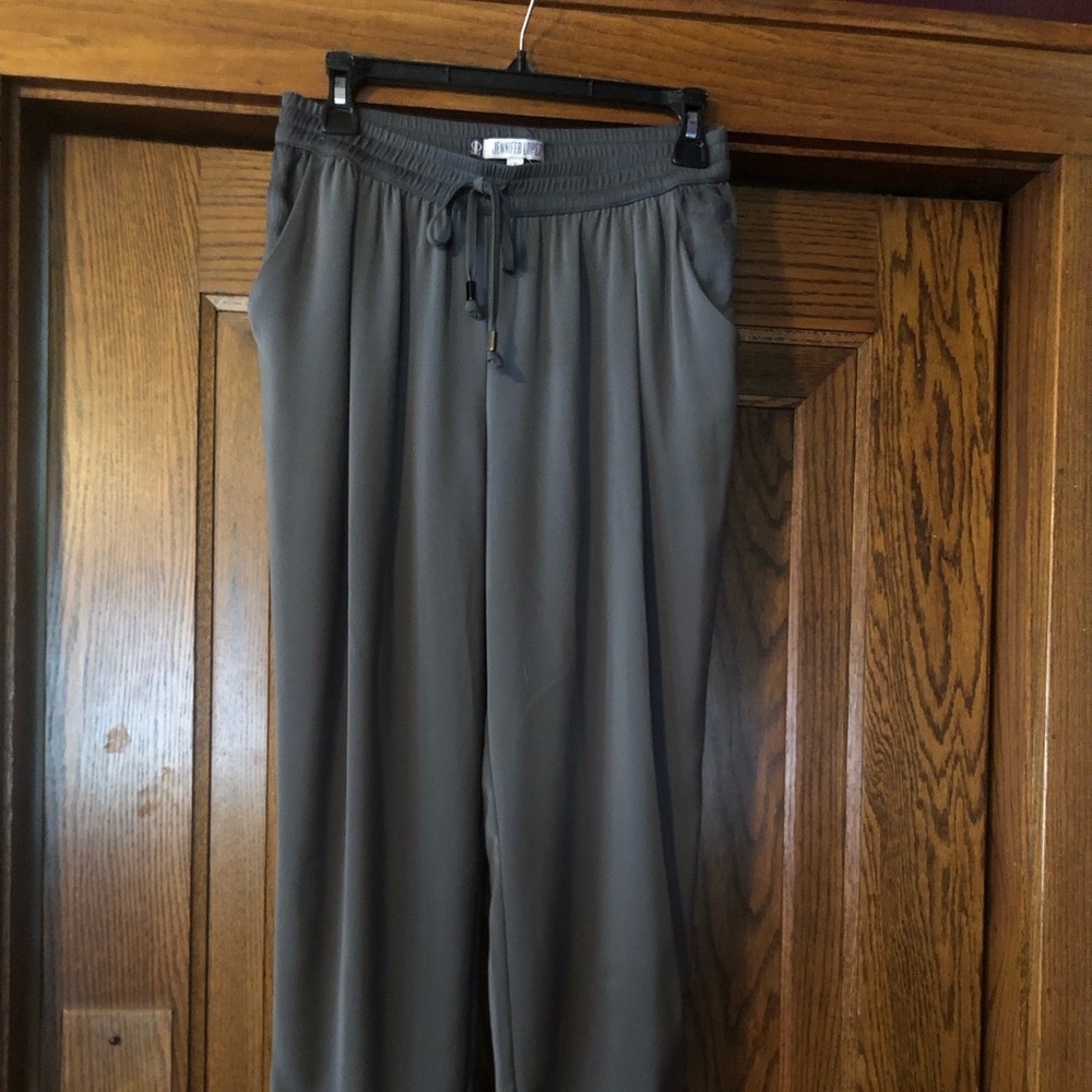 Jennifer Lopez jogger